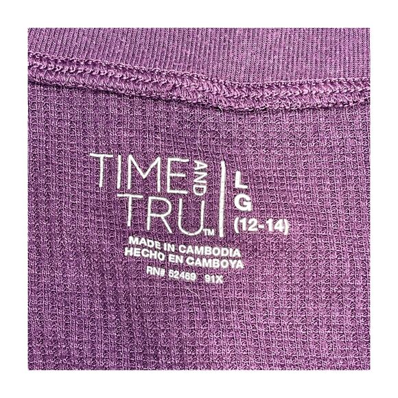 Time and Tru Top Women Large (12-14) Purple Pearl Polyester Classic Button Front - Picture 2 of 7